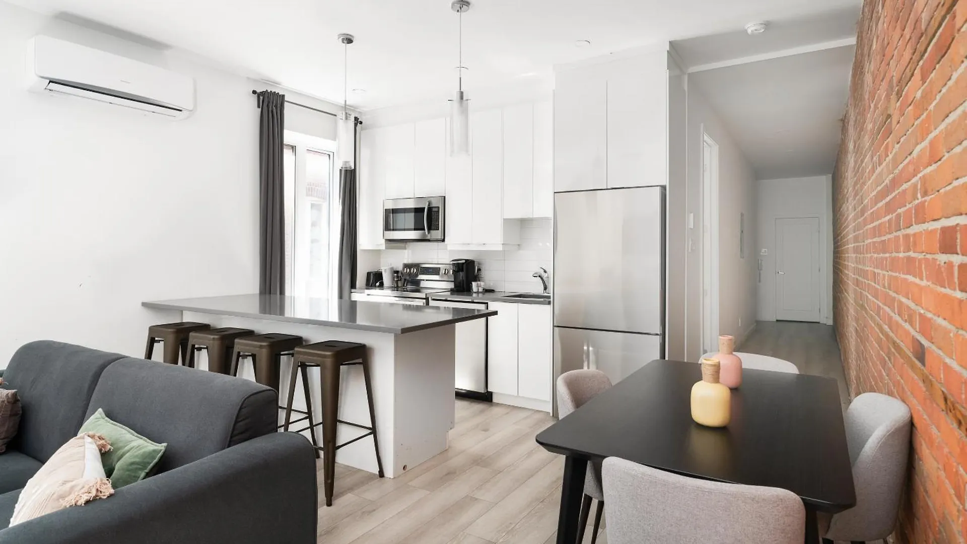 Parc Appartements-Lux Montreal Canada