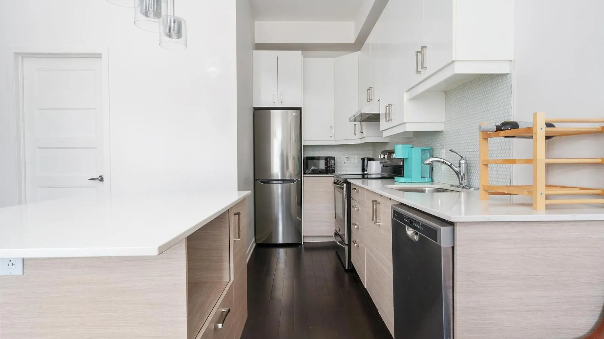 Parc Appartements-Lux Montreal 0*,  Canada